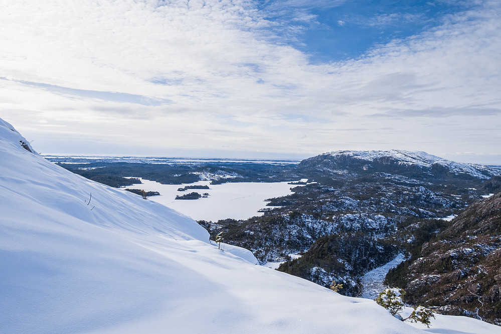 Utsikt fra Litlfjellet i retning Storavatnet.