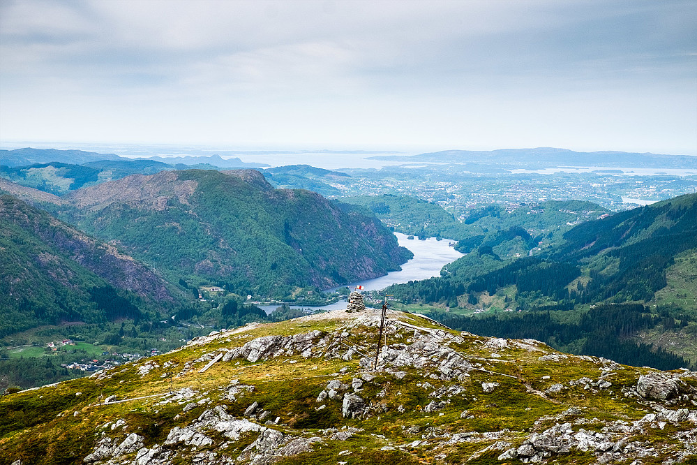 Skåldalsnipa sett fra høyde i retning Skåldalsfjellet