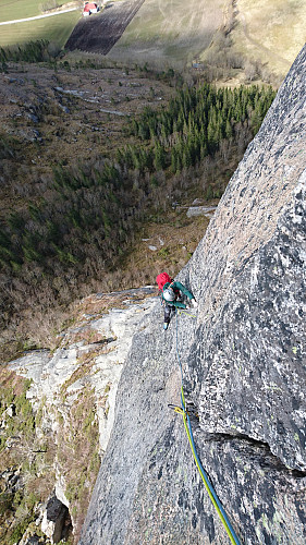 Mats føl på Hastverk. Femstjerners vedvarande, eksponert og velsikra granittballett i 55 meter.