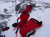 Team Storbekkhøa-16 hadde koordinert både sekkar, skredsøkarar, hanskar mm. for denne ekspedisjonen.