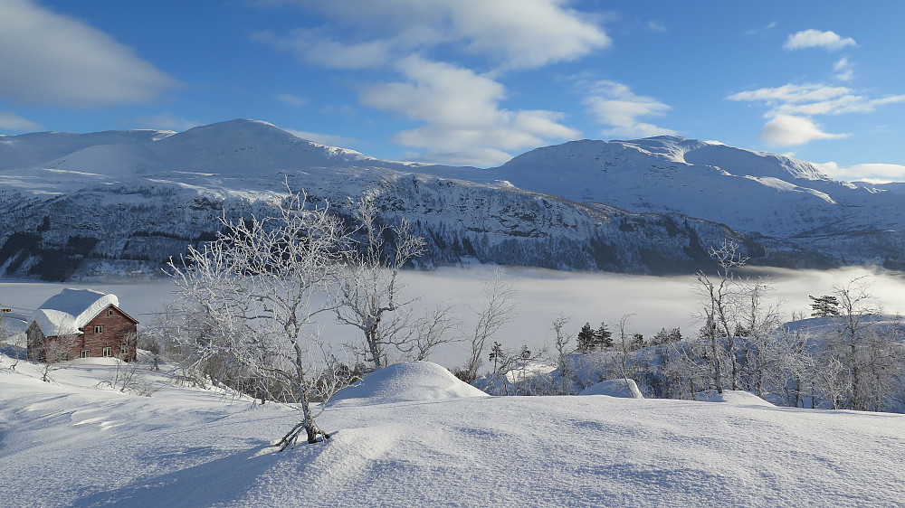 Rørvik fjellstove på Rørvikfjellet mellom Holsen og Haukedalsvatnet