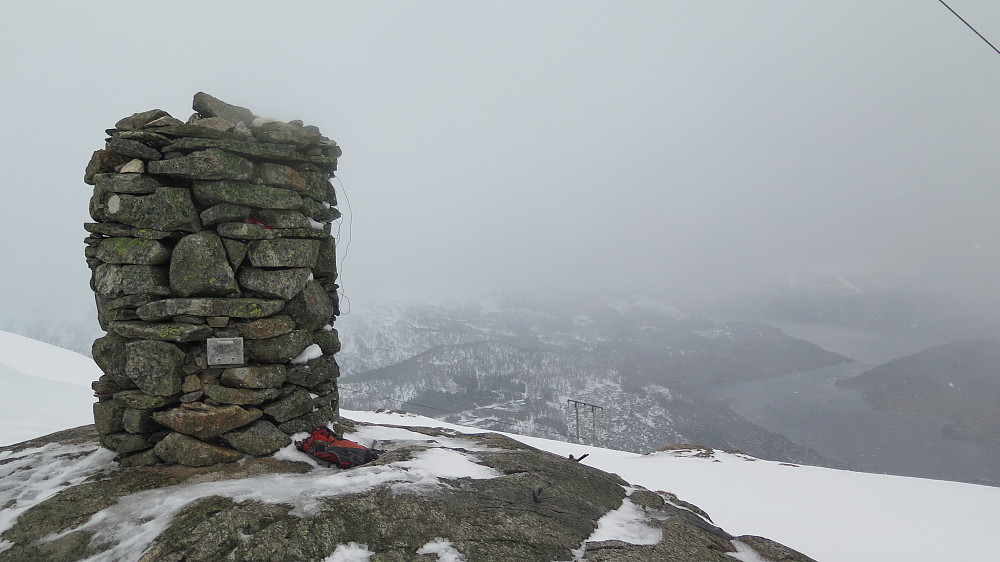 Grått ver frå Hafstadfjellet i dag