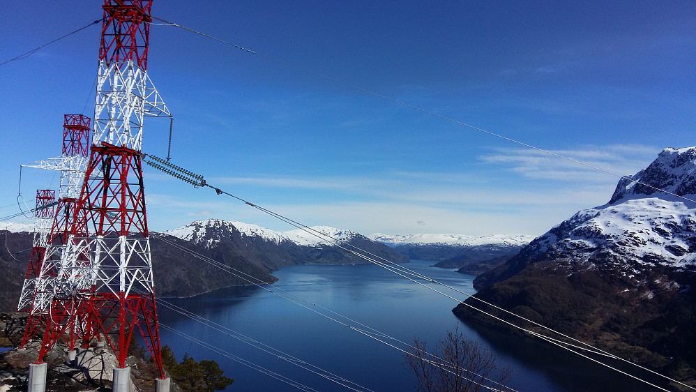 Hundvikfjorden og mot ferjesambandet Anda-Lote