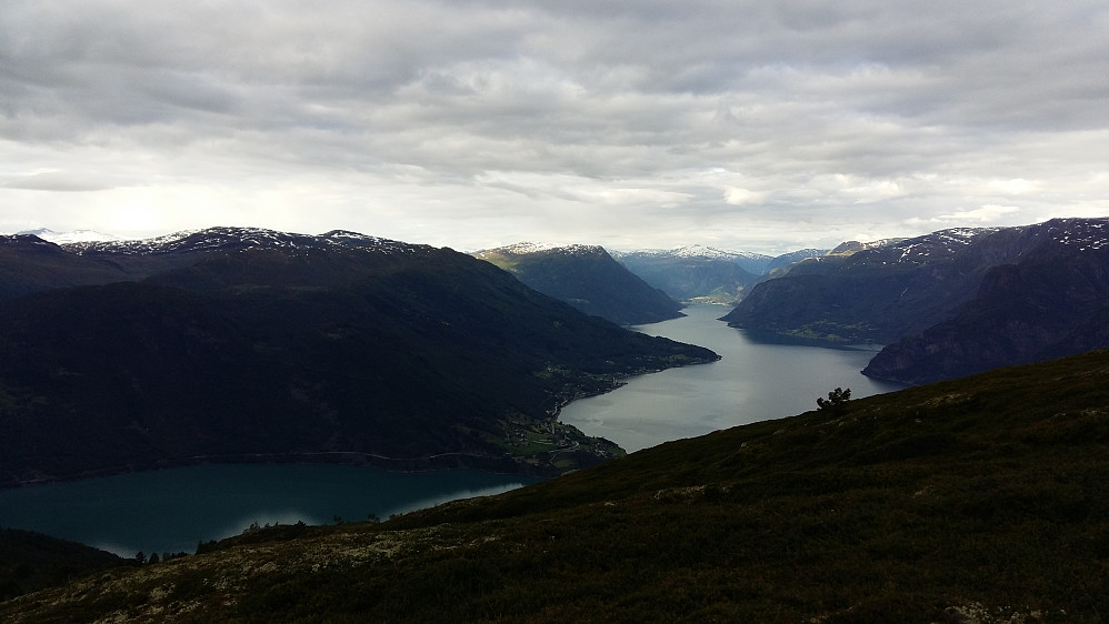 Fint å nyte utsikta mot Skjolden på returen til Marifjøra