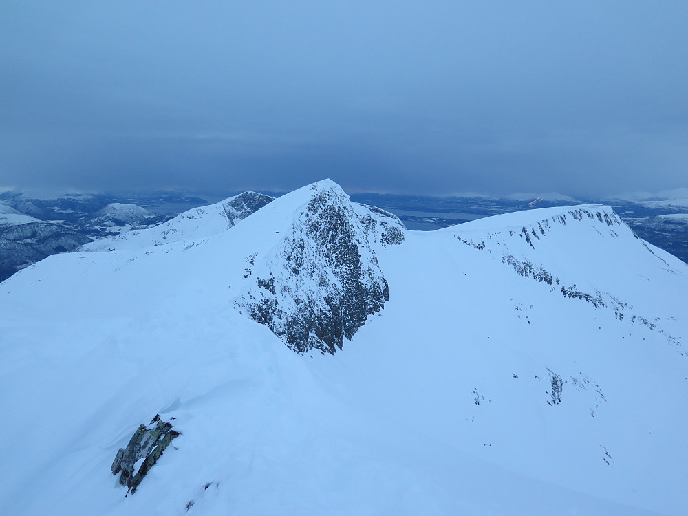 Frå Smørbottfjellet 1188 moh mot Kvasstinden 1180 moh