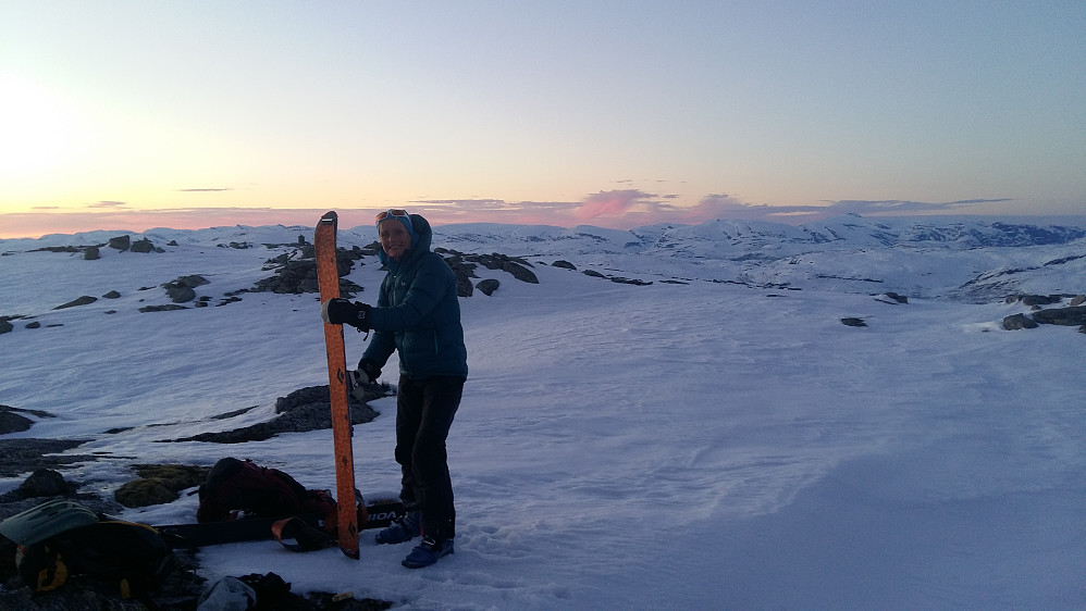 Nydelege fargar å nyte...men frostige er vi og det er berre å få fellane av raskt og komme seg på heimtur!