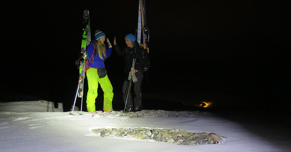 Strålande nøgde med avgjerdsla på kor veien skulle gå vidare. Vi droppa Gravsfjellet og gjekk for Tindefjellet..Noko som eg særdeles var fornøgd med ;)