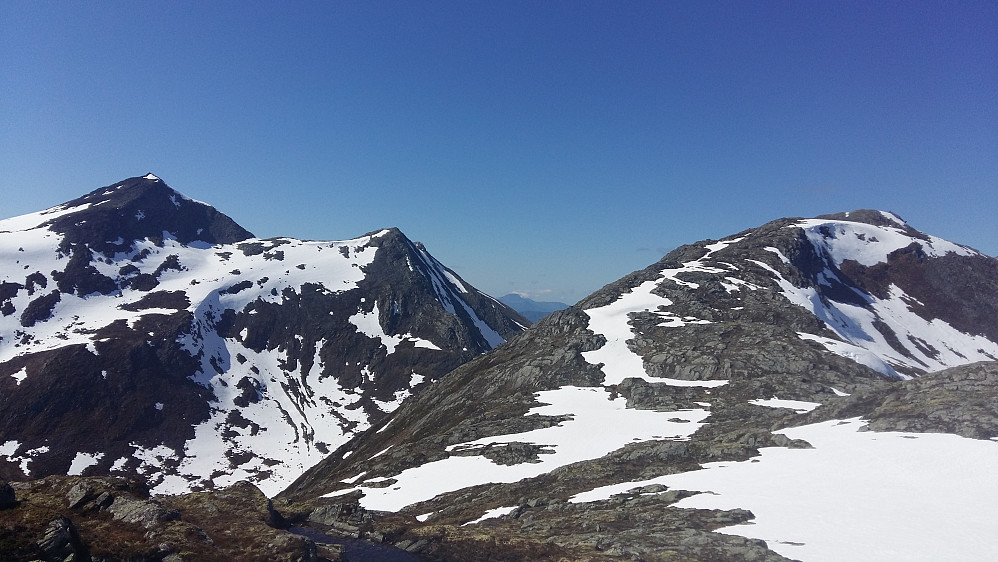  Mehornet 1205 moh og Jolgrøhornet 1253 moh