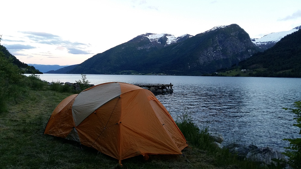 Fantastisk å telte ved Vetlefjorden