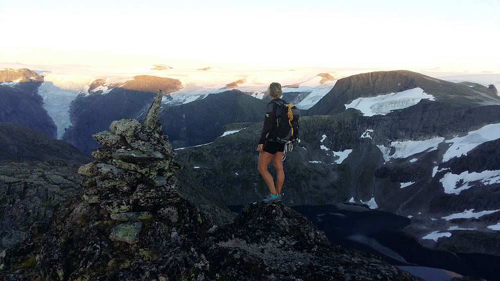 Ifrå Søre Kvannefjellet mot Hanekammen