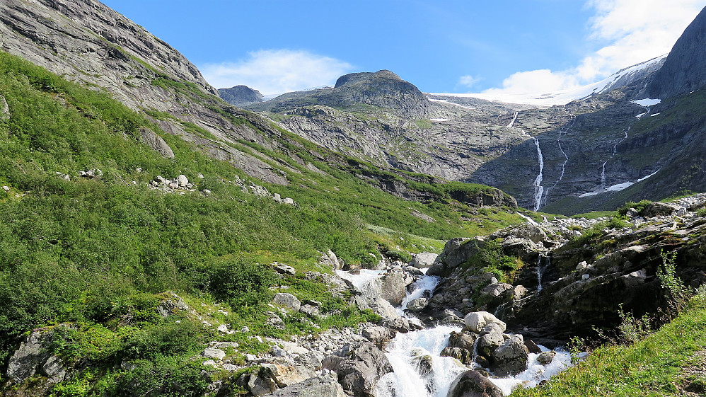 Opp Tverrdalen med Tverrdalselva