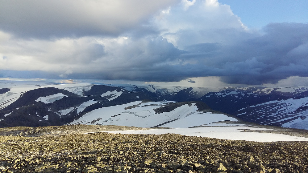 Ifrå Kvannefjellet nord 1712 moh 