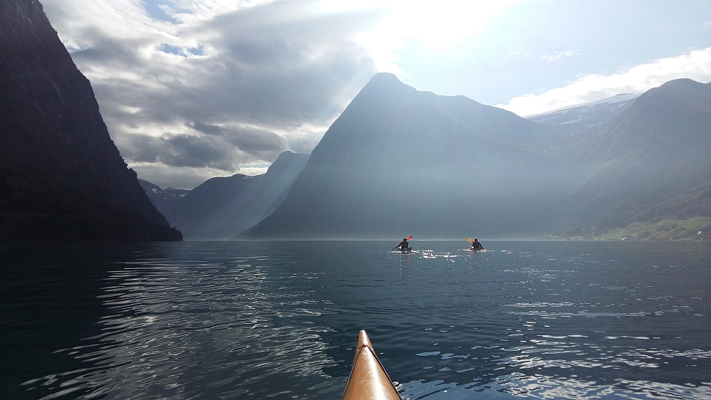 Kjøsnesfjorden/Jølstravatnet