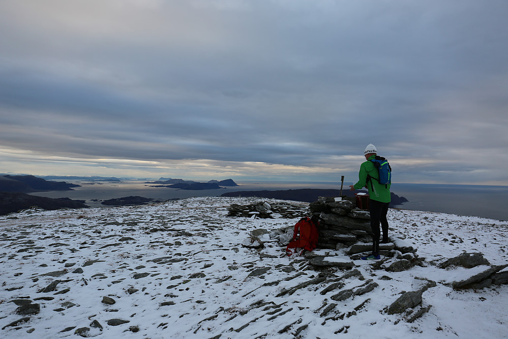 Ifrå Haugsteinfjellet 681 moh mot Solund, majestetiske Alden og øyer i Florø