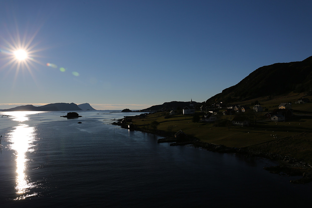 Nydelig å få med kveldsola ifrå Frøya og Kalvåg