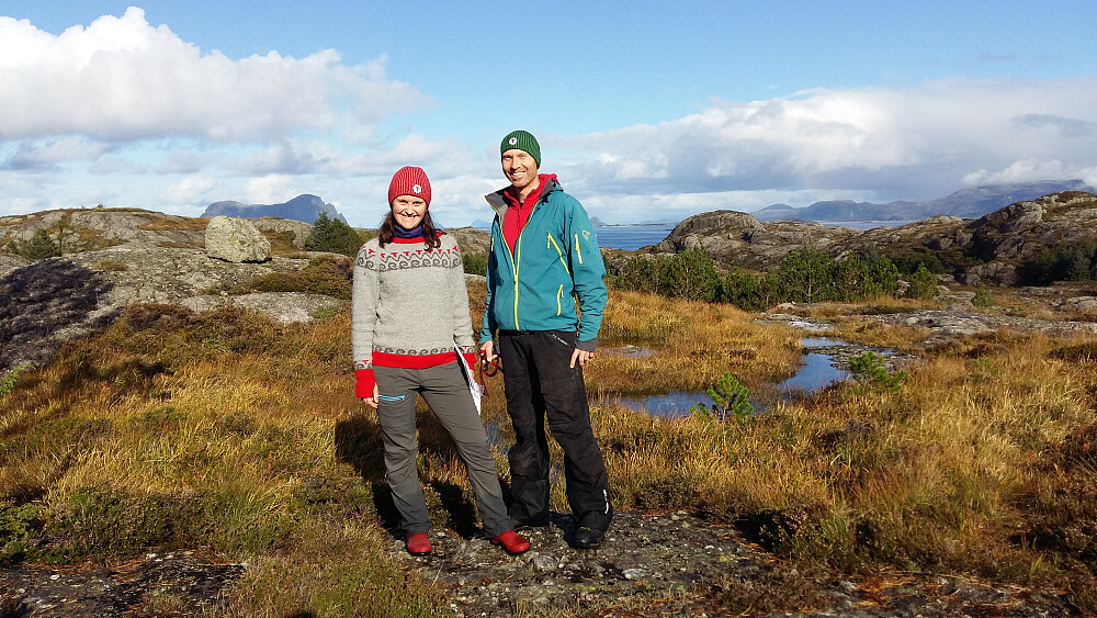 Eit trivelig par å treffe var Kari Einen og Trond Osland på oppdrag i Nord Solund på vegne av Ytre Sogn turlag og Solund idrettslag. 