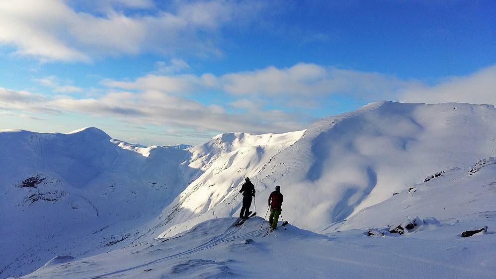Ski linja ned ifrå toppen blir lagt!