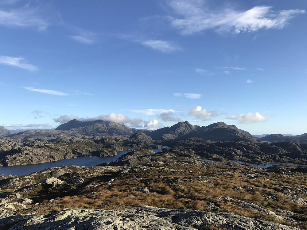 Mot Krakhellenipa og Ulvegreina