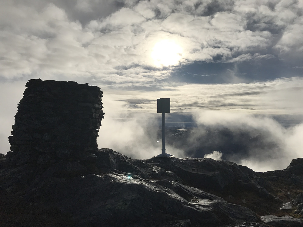 Ein skakk varde på Kjelstadnakken 