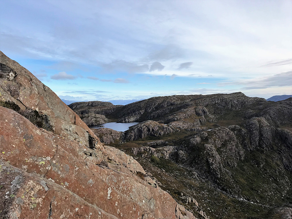Fin heft i dette fjellet å klyve opp mot toppen!