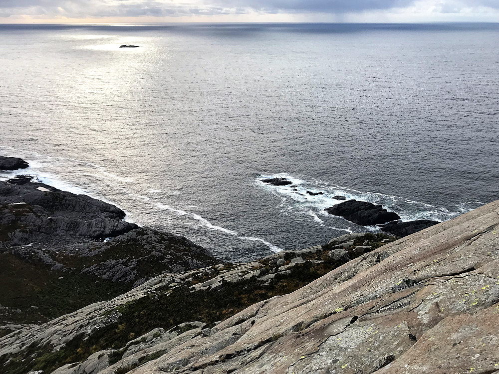 Fin heft i dette fjellet å klyve opp mot toppen! Berre elsker denne utsikta, freden og roa! :) 