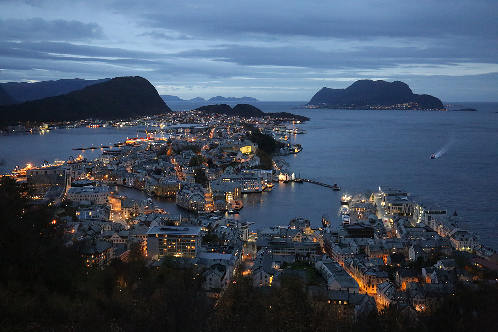 Frisk og fin kvelds stemning over Ålesund by!