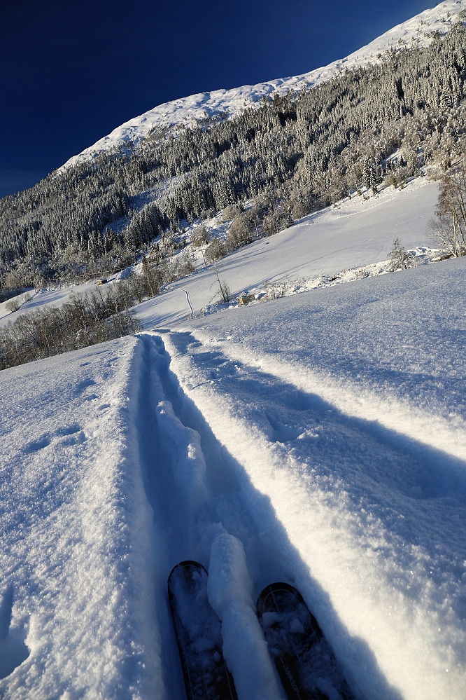 Mot Eikåsnipa 826 m/Jølster 