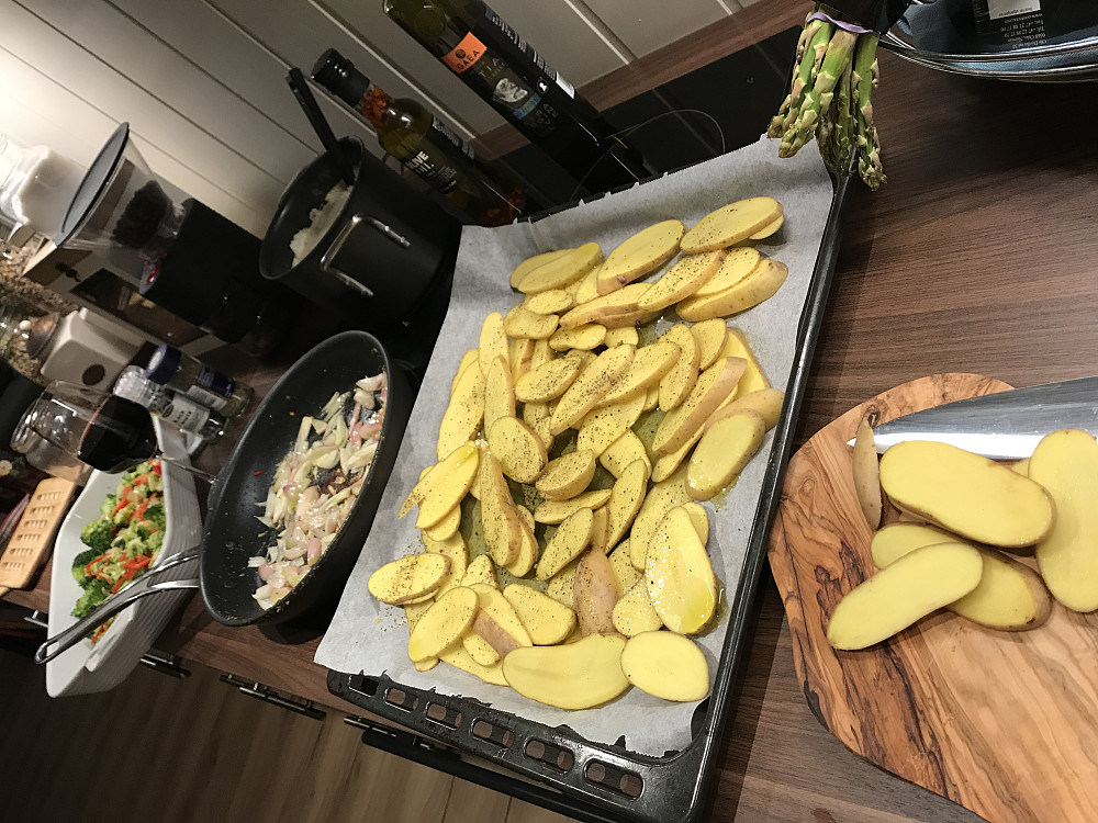 Etter ein eventyrdag! Er det gull å lage seg ein hærleg sein middag <3 