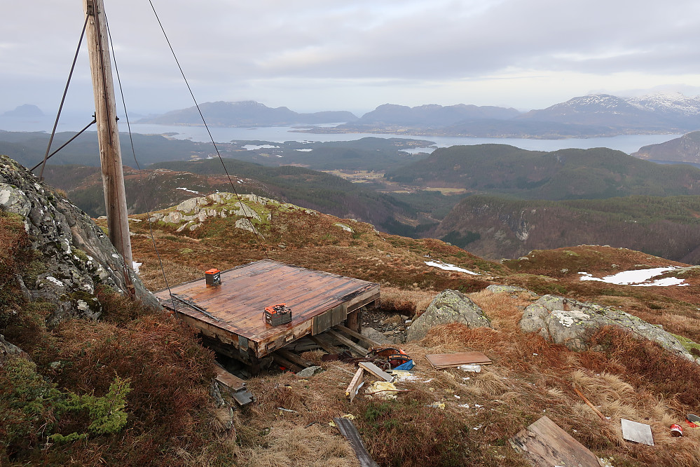 Ifrå Ramsgrønova 590 moh /Hyllestad Her har naturkreftene herja!