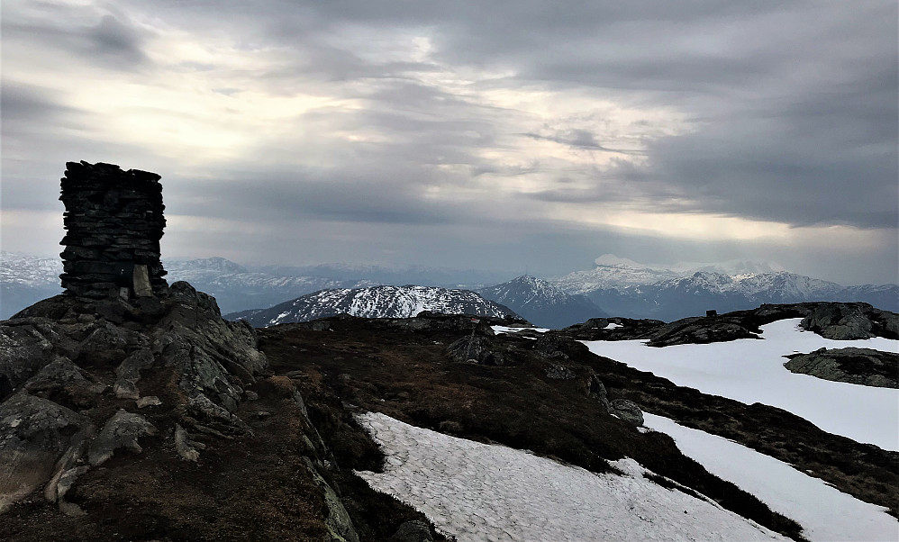 Opplett på ettermiddag! Etter eit langt tall av dager med strålande sol. Var det fint med nokre dråpar regn! 