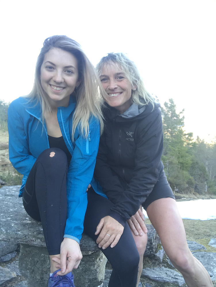 Kos og kveldstur ilag med Miriam til Larstunstøylen :) 