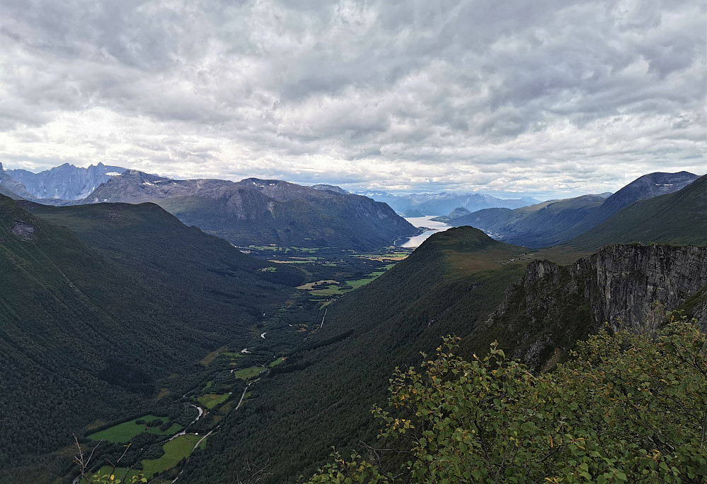 Mot Isfjorden