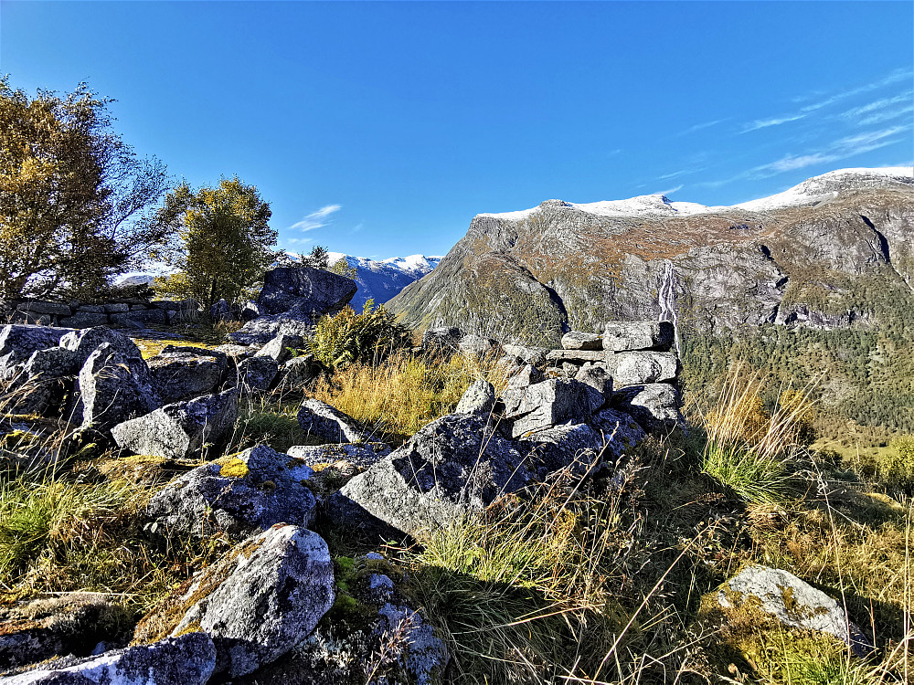 Murane ifrå Øygardsstøylen. Snakke meg om utsikt og plassering :) 