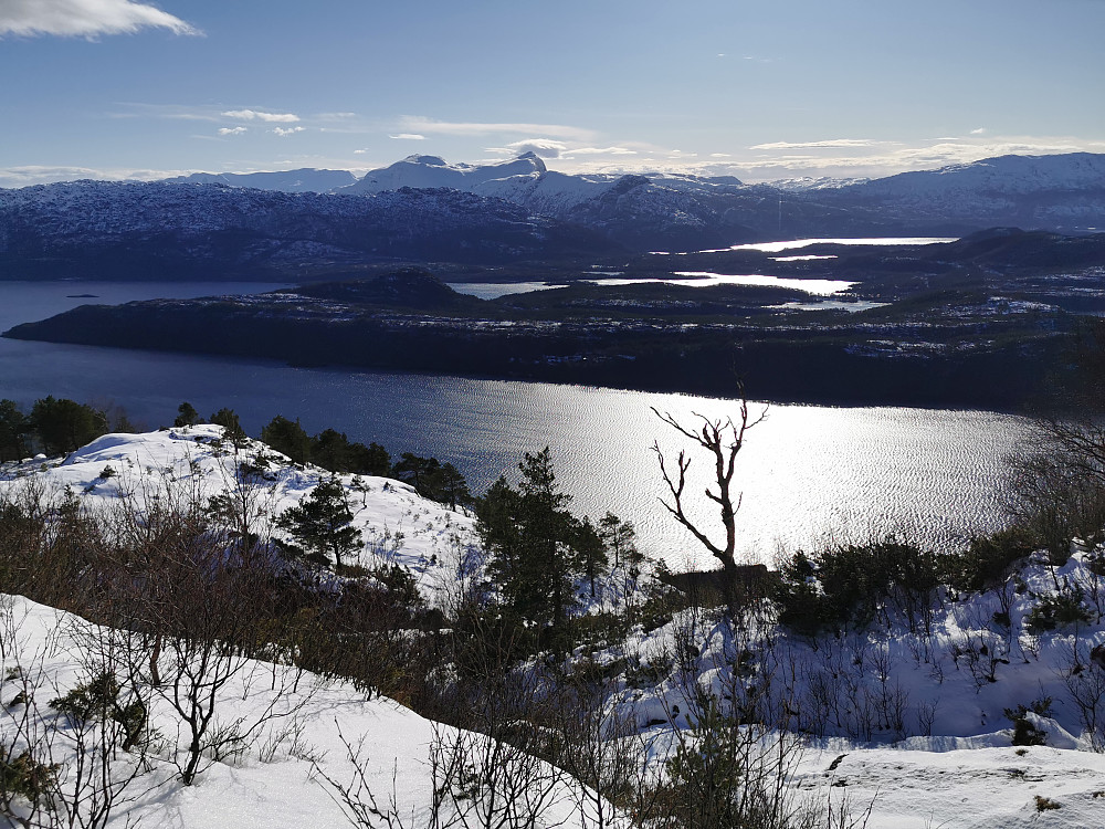 Sola varma så utruleg fint på nedtur! Flott syn er alltid Håsteinen 964 moh Flora 