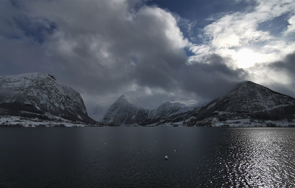 Kjøsnesfjell/Jølstrafjell 