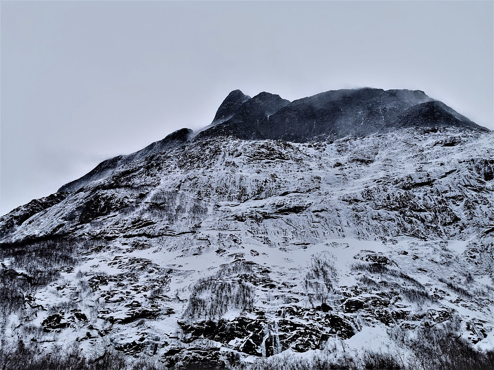 Ein heftig fin vegg av Romsdalshorn :)  