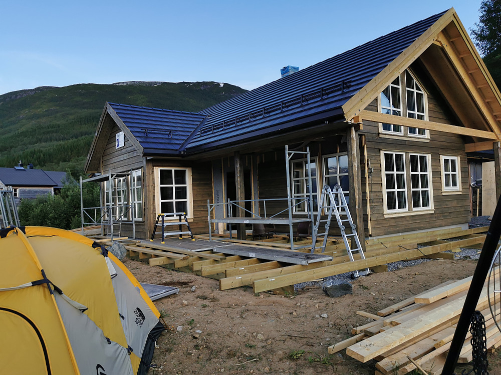 Fint ver å beise hus :)