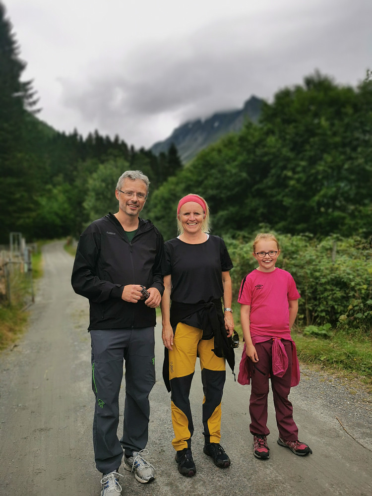 Eit trivelig treff med Stig Endre Moe med familie! Det skulle vise seg at vi hadde ein felles kjekk bekjent heime i Jølster :) Dei begge var på Mont Blanc på samme tid ilag, for eindel år sidan!