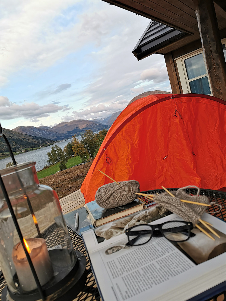 Fin overnatting på verandaen i Sanddalen før tidleg morgentur i godveret!