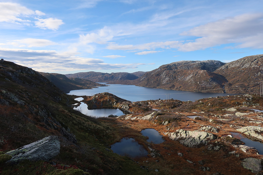 Tilbakeblikk over og etter ein rundtur over eit vidstrakt vatn i Høyangerfjell!