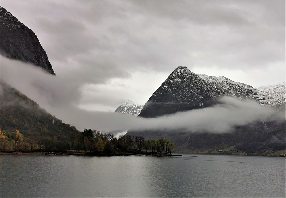 Kjøsnesfjorden idag! 