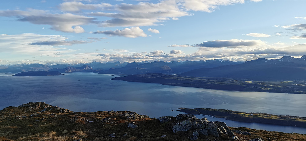 Ifrå Heggdalshornet 684 moh. 