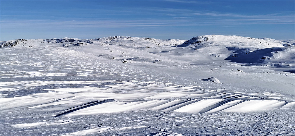 Vidare ifrå Fossfjellet 1400 moh mot Klantane 1416 moh
