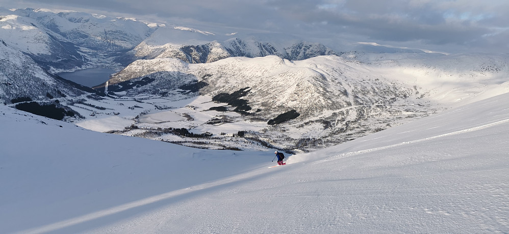Mot Dvergsdalen