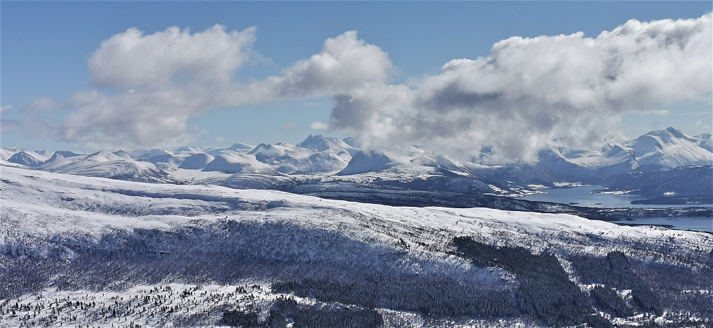 Fabelaktig utsikt til dei gromme fjell! :) 