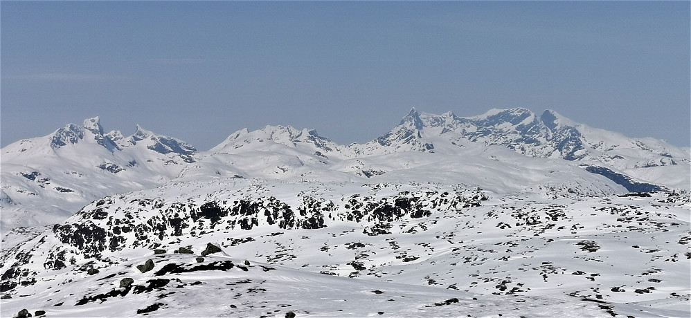 Strålande syn mot det aller helligaste er Hurrungane -massivet! 