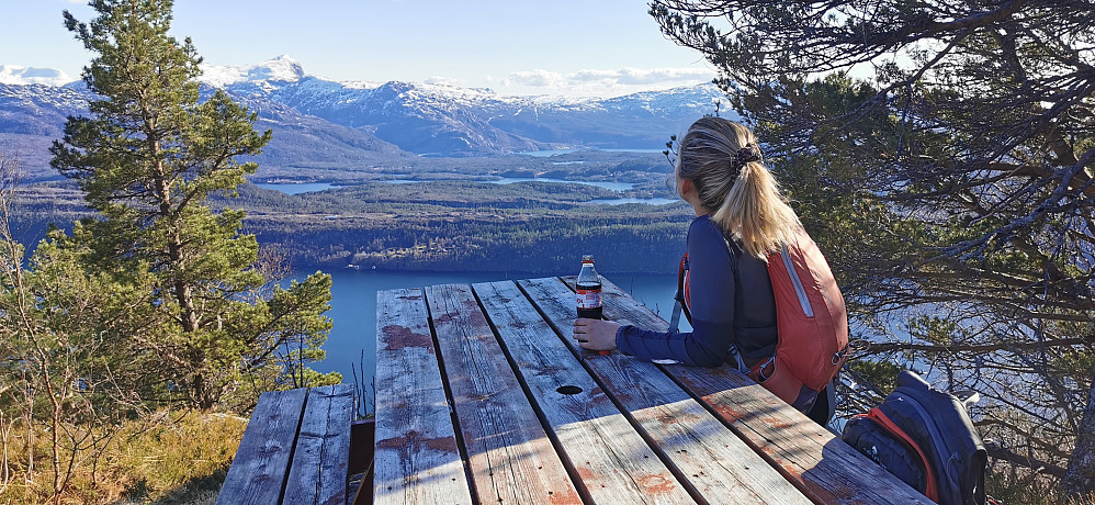 Fint ilag med Miriam til Hatlesetnipa 