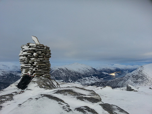 Halvgjerda 856 moh Eit lite solglimt i Svidalen :)