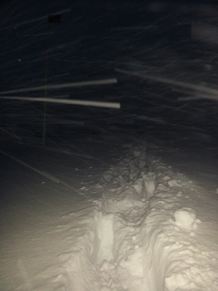 Nesten til toppen...sikkert nesten 80 cm snø og så måtte snu....@@
