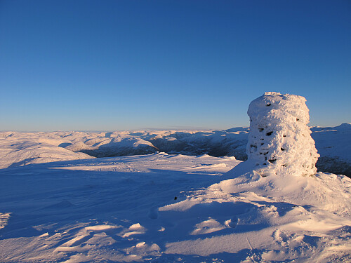 Tindefjellet 1083 m Snønipa bakerst til venstre i bildet 15.01.14